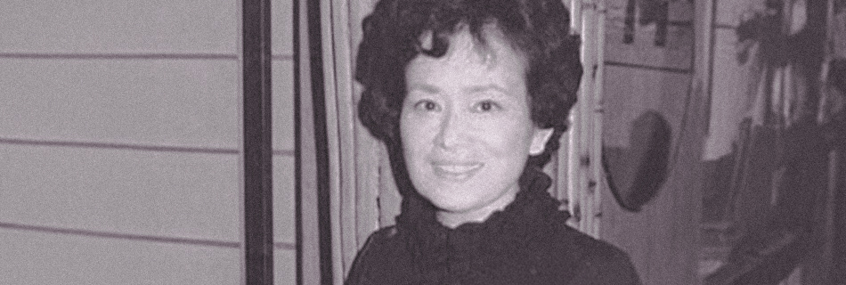 Cherry Kinoshita, Seattle JACL president, 1977, holding a gavel