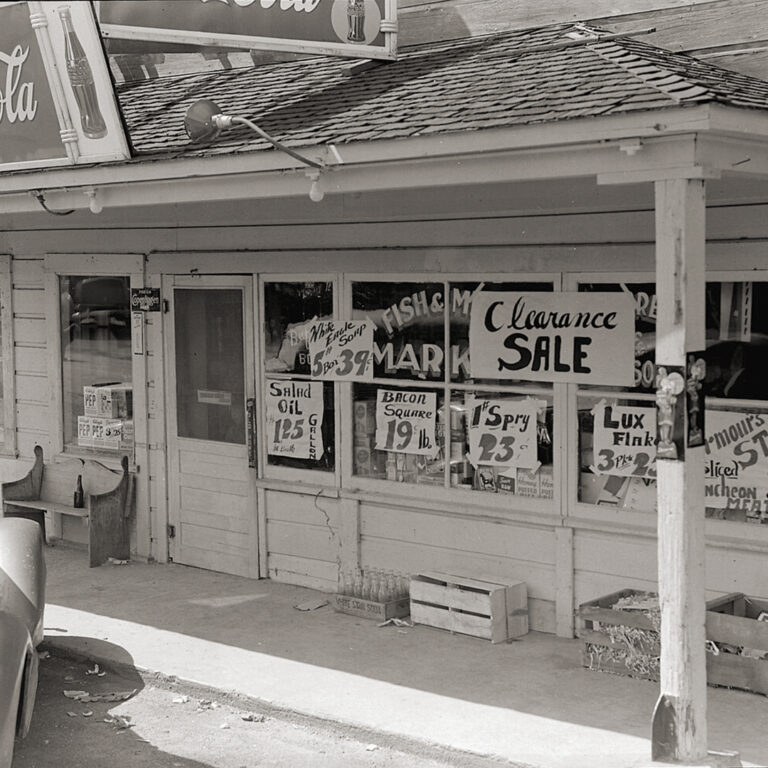 Photo by Dorothea Lange, National Archives and Records Administration