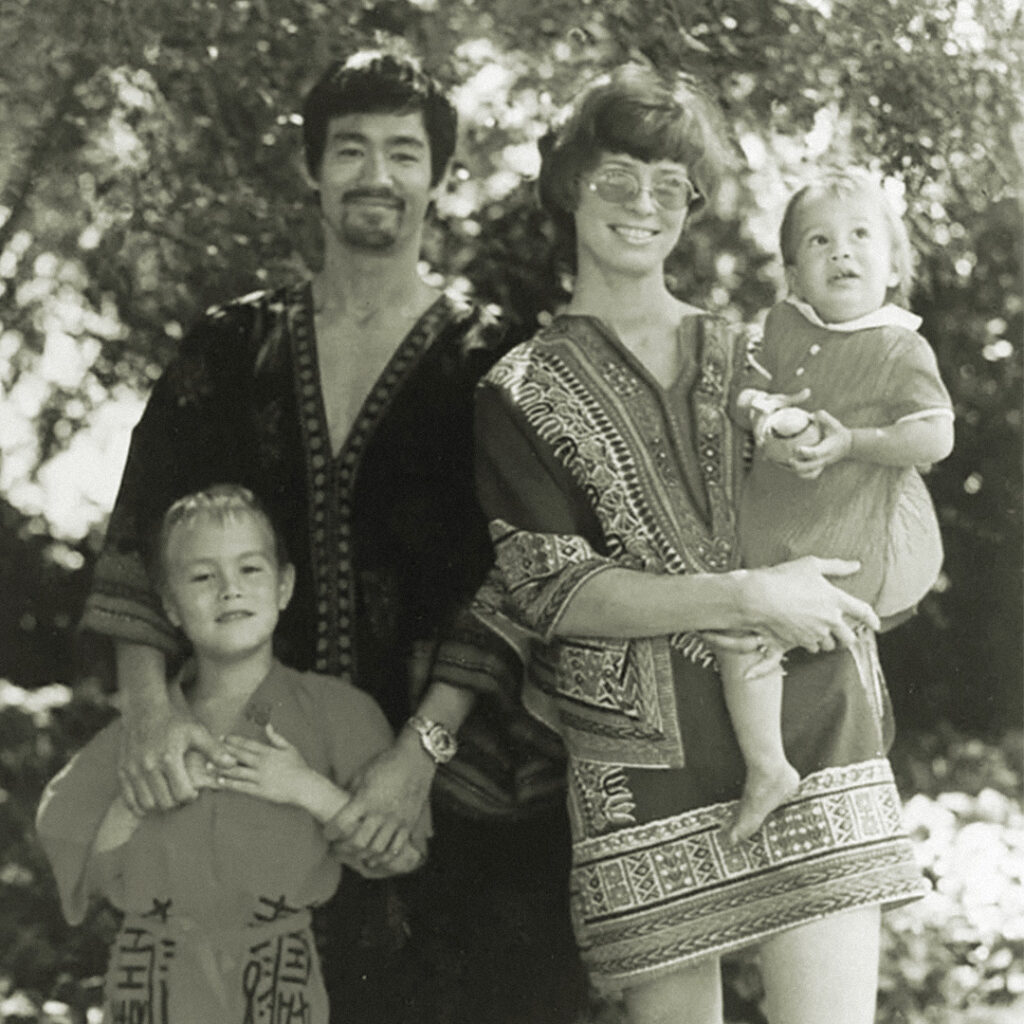 Bruce Lee with his wife Linda and their children, Brandon and Shannon