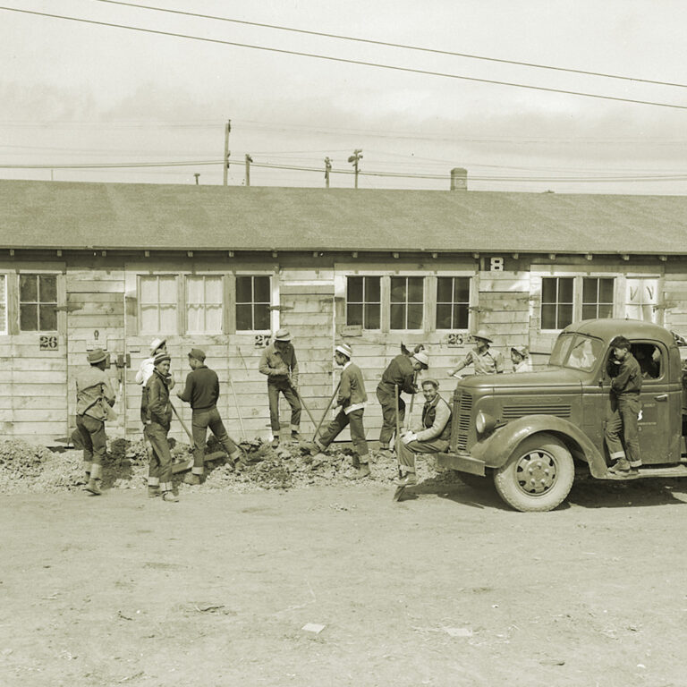 Dorothea Lange / U.S. National Archives and Records Administration
