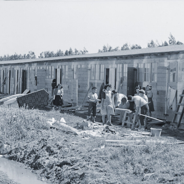 Dorothea Lange / U.S. National Archives and Records Administration