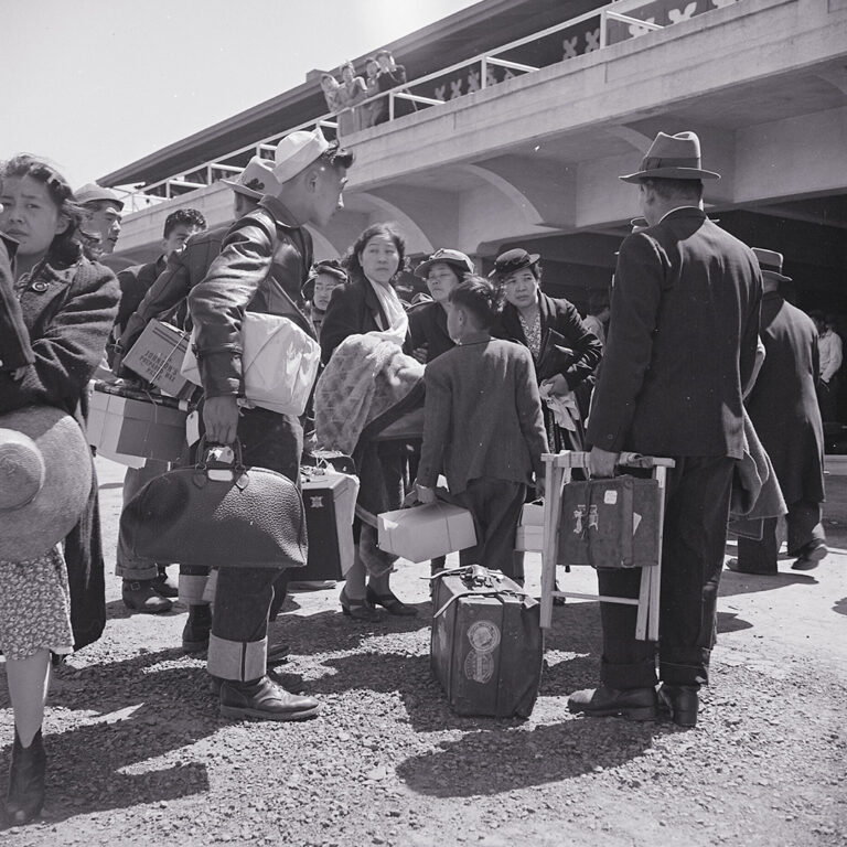 Dorothea Lange / U.S. National Archives and Records Administration