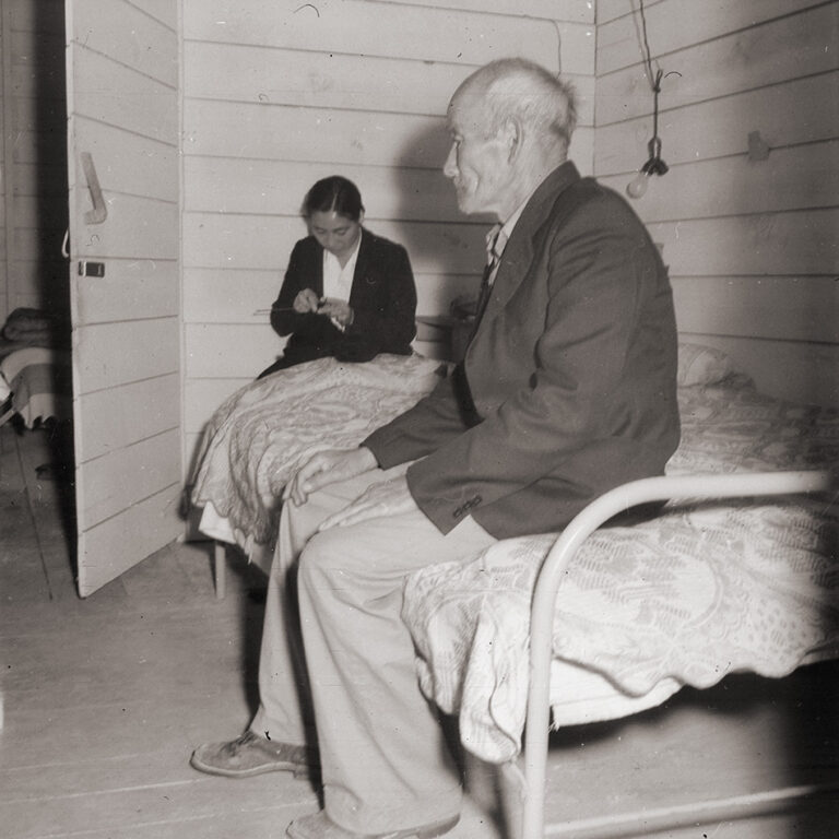 Dorothea Lange / U.S. National Archives and Records Administration