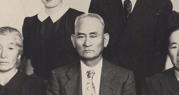 Gonzo (center) and Fuji (right) Mimaki with an unknown woman, c1940