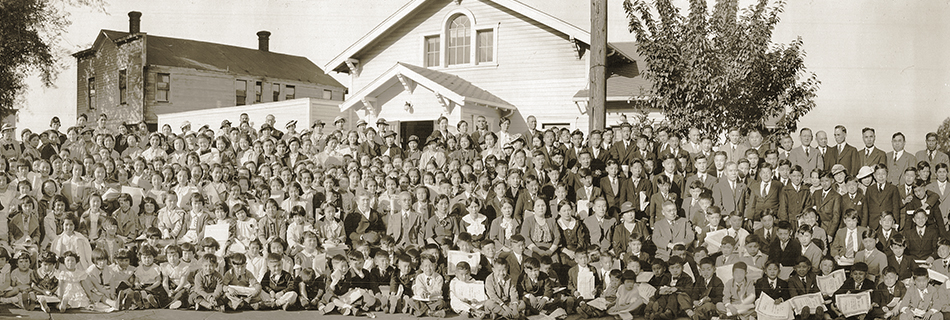 Students and faculty outside the Japanese Language School, May 23, 1937, University of Washington Libraries Special Collections UW 35885